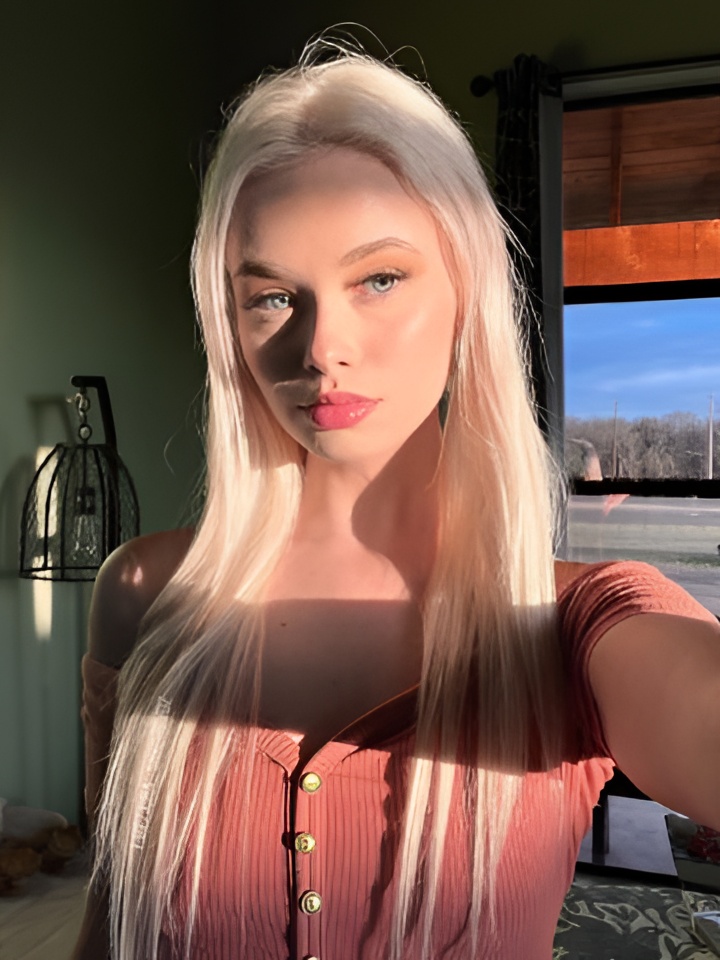 Оксана привлекальеная девушка из Протвино цена от 2000 руб